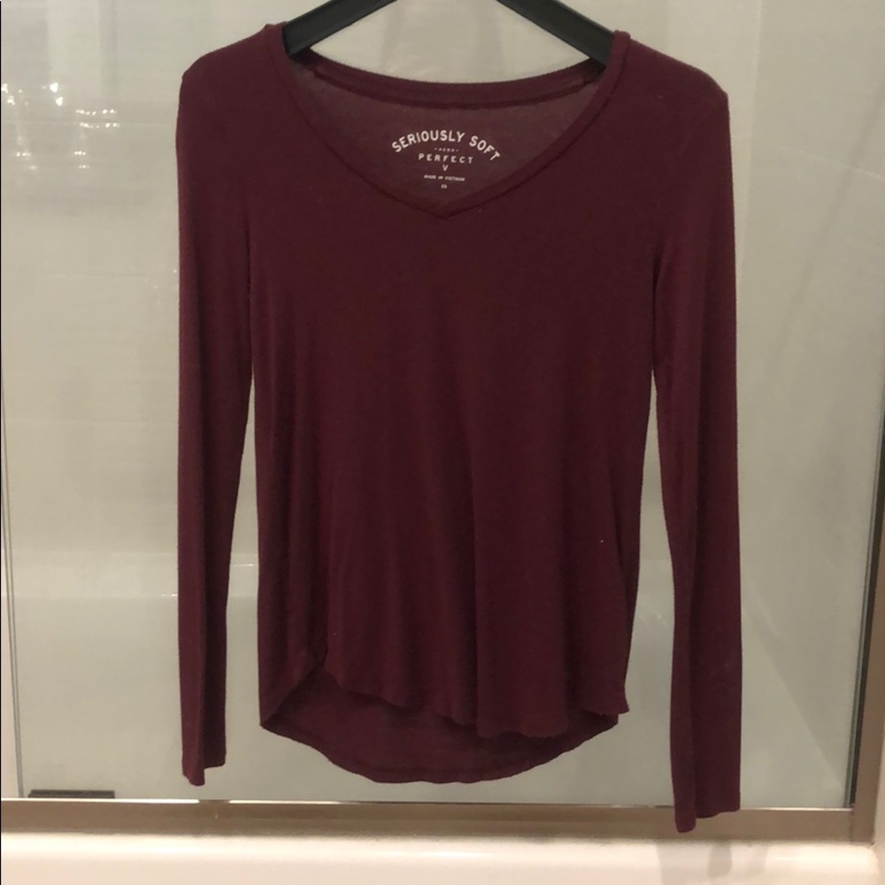 Burgundy v-neck long sleeve